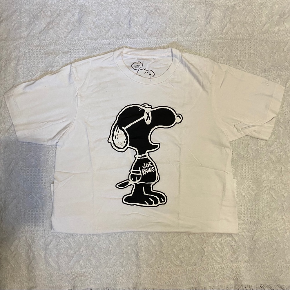 white uniqlo KAWS x Peanuts Joe Kaws Yawn Tee